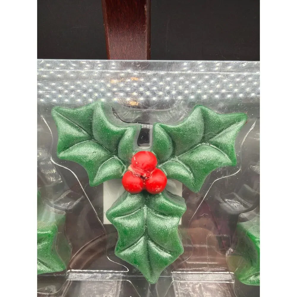 Vintage Christmas Holly Berry Floating Candles Set of 3 Green Red NIB NOS